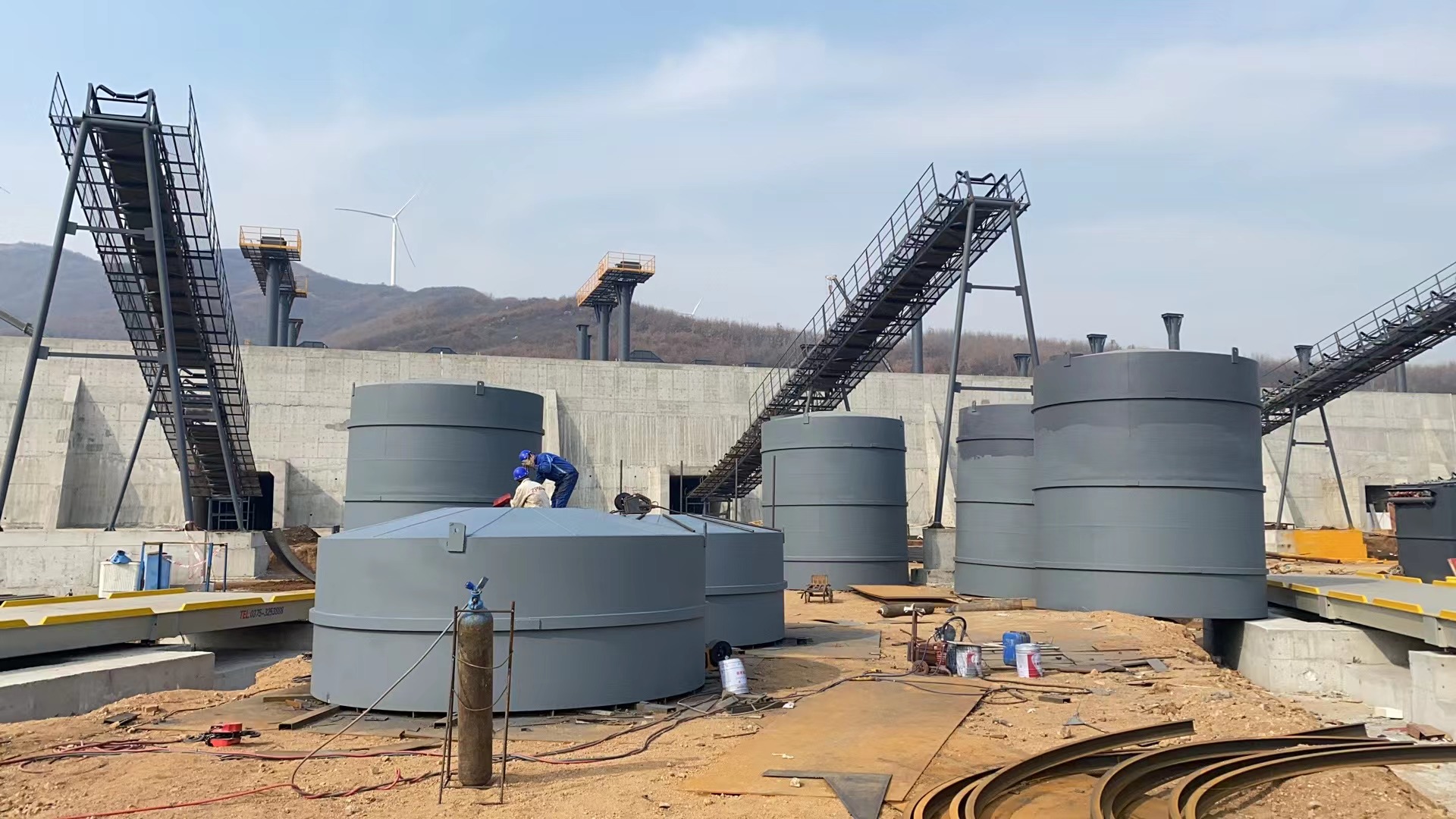 海东骨料钢板仓河南项目大型骨料仓生产线进度